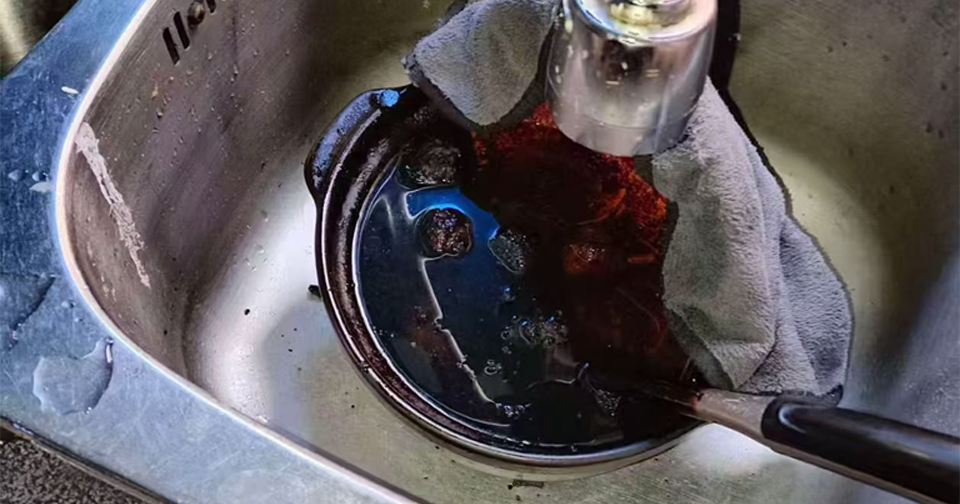 炖汤外出忘关火，砂锅烧干浓烟弥漫 所幸没造成严重后果