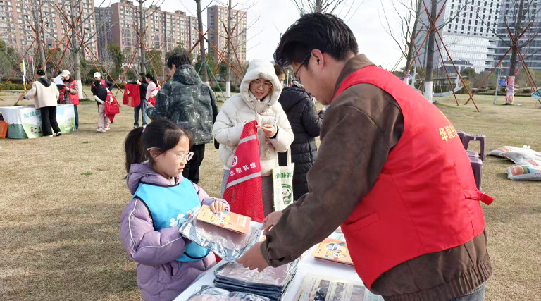植绿护安承春意，镇海分公司将燃气安全宣传搬上春幕