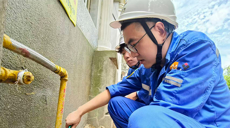 高温下的燃气人群像：以滚烫坚守，护一城烟火绵长